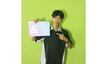 Muhammad Rozaq Herlino Desvra Raih Juara 1 Dua Kali dalam Lomba Poster di BINUS dan Universitas Karangturi